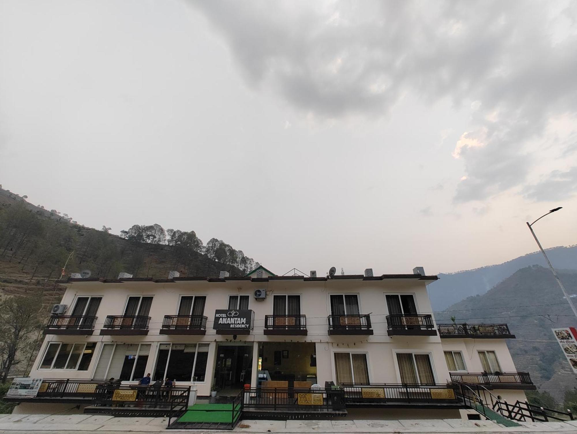 Hotel Anantam Residency Uttarkashi Bagian luar foto