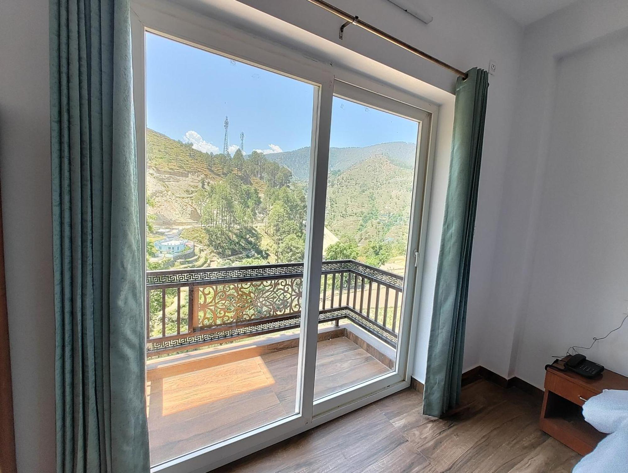 Hotel Anantam Residency Uttarkashi Bagian luar foto
